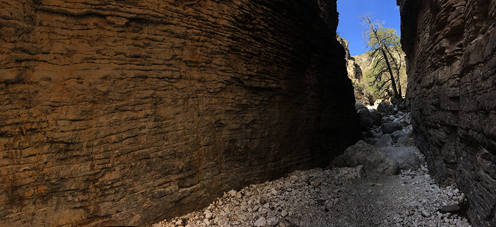 devils hall is an easy hike in the park